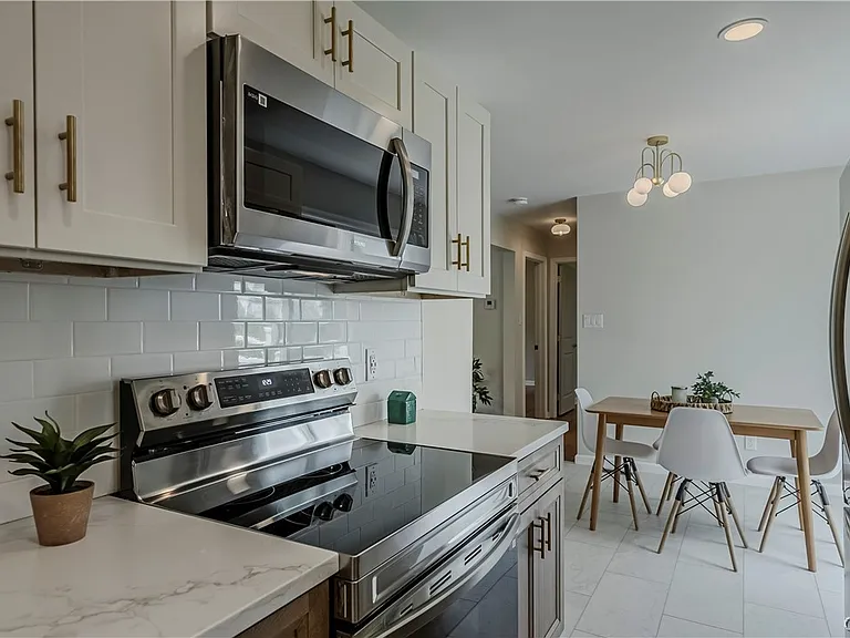 8 Terrace Hill Dr — Photo 22