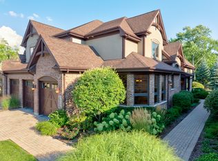 1050 Mackenzie Pl, Wheaton, IL 60187