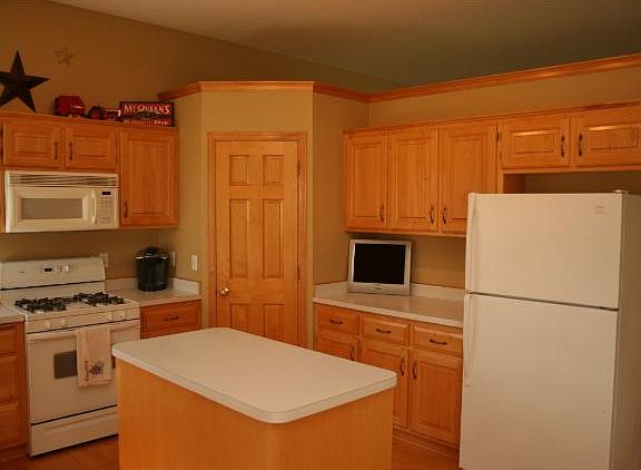 4th image of 1114 212th Ave NE