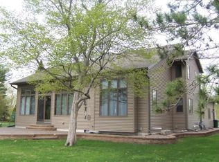 322 W Wallrich Rd, Cecil, WI 54111