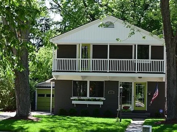 717 Washington St, Oconomowoc, WI 53066