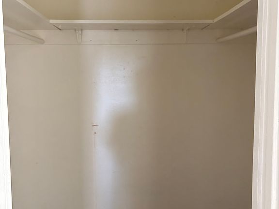 5th image of 103 E Tamarack Ave #2