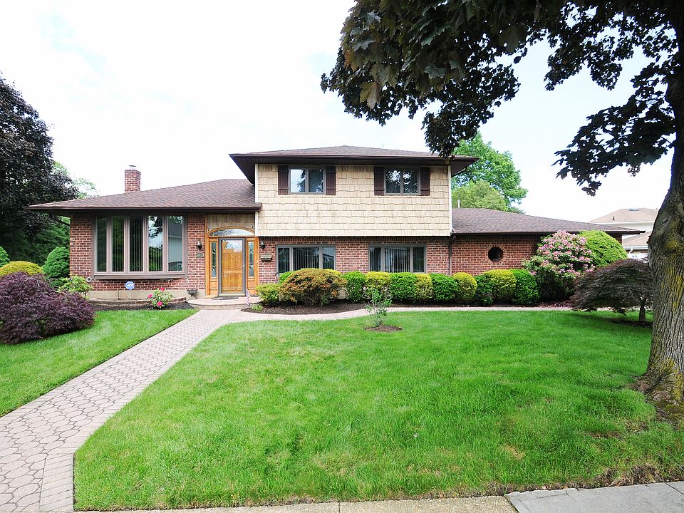 1st image of 305 White Birch Ln