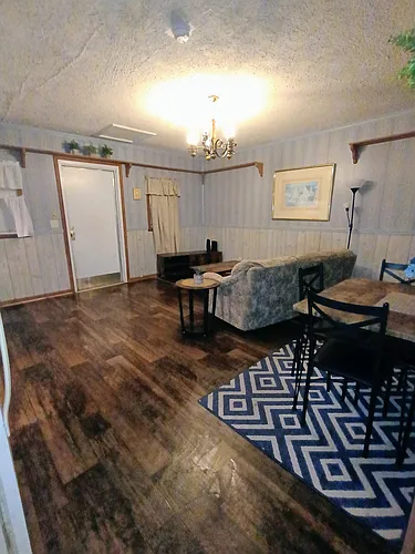 122 Burns St Photo 1