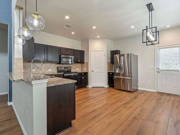 3304 Ortman Dr — Photo 5
