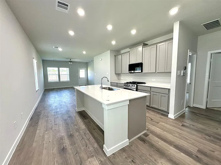 12026 Curlin Dr — Photo 4