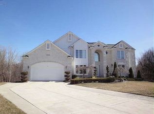 36814 Aspen Dr, Farmington Hills, MI 48335