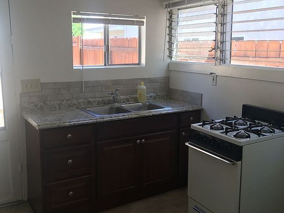 3rd image of 4663 Alabama St