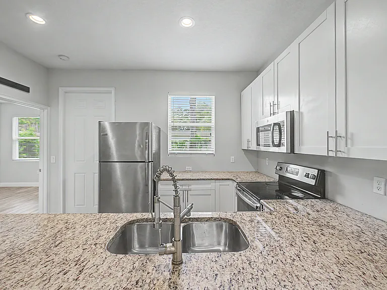 1614 E Mulberry Dr — Photo 16