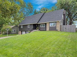 11113 W 99th Pl, Overland Park, KS 66214
