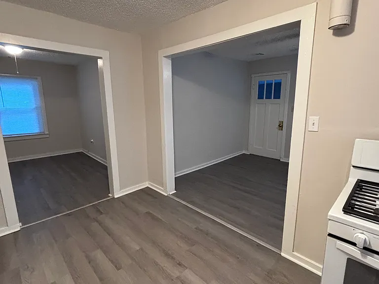 301 N Kates Ave — Photo 14