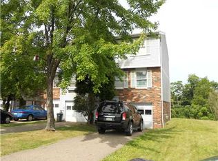 323 Garden Hill Dr, Tarentum, PA 15084