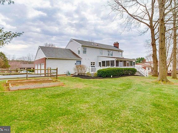 4th image of 2317 Northcliff Dr