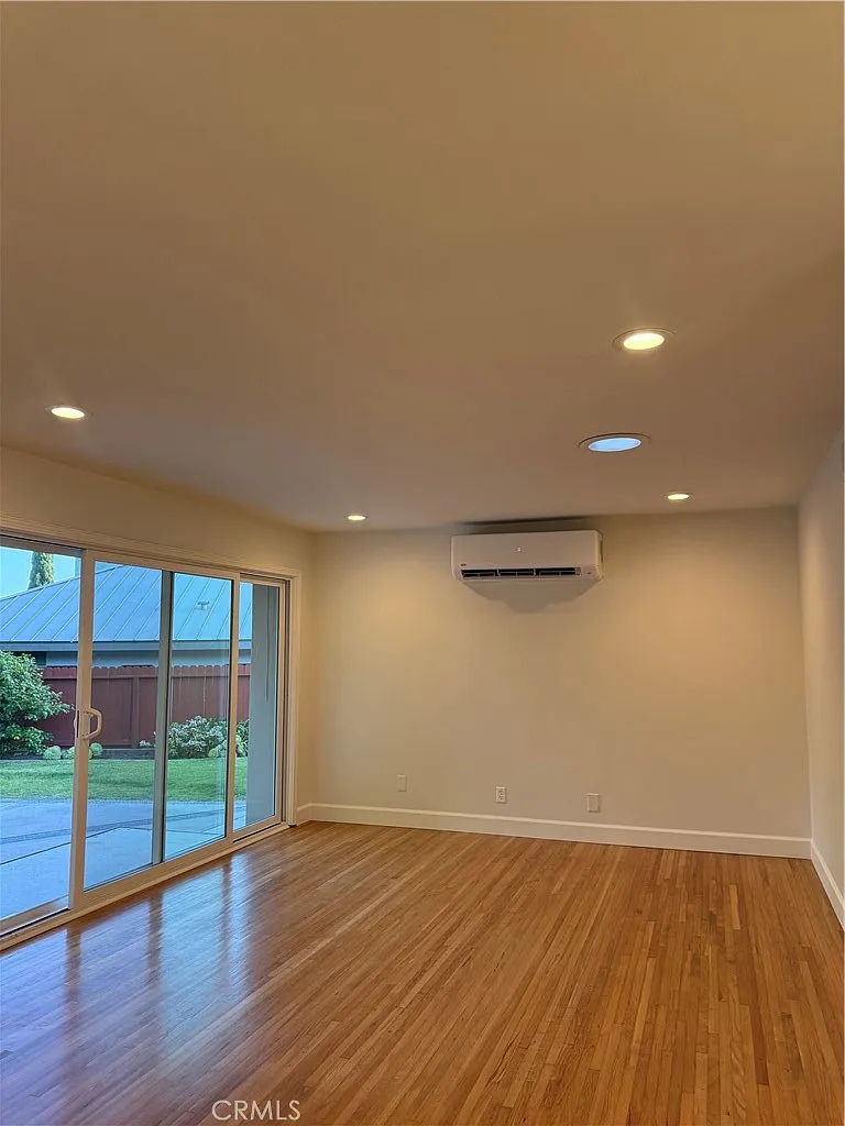 3 bed, 1247 sqft, $7,750 — Photo 4