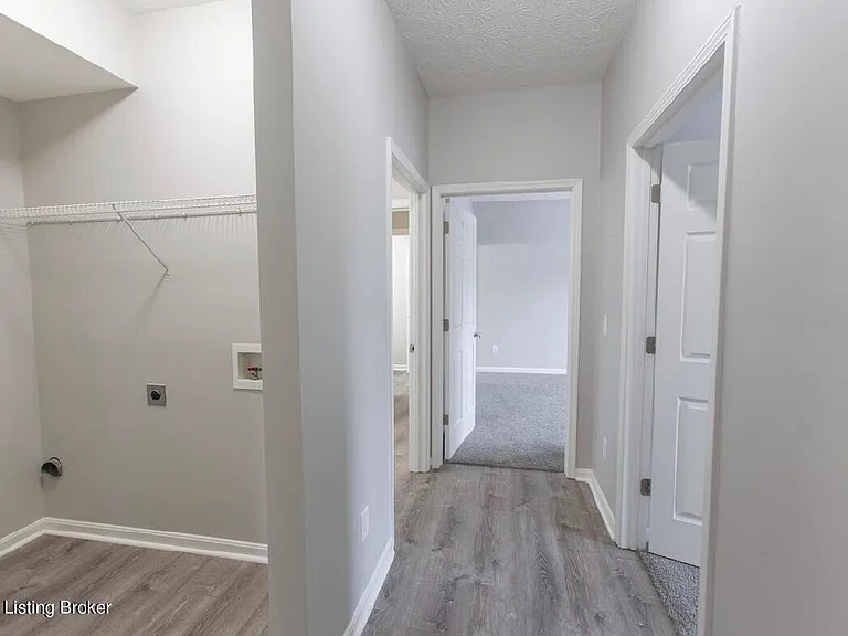 608 E Spring St #2 — Photo 10