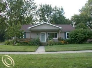 1128 Genesee Dr, Royal Oak, MI 48073