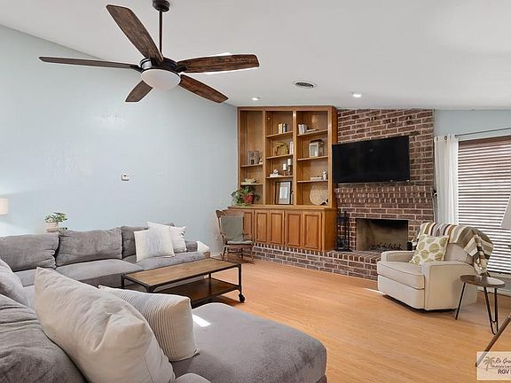 2nd image of 2905 Pinehurst Dr