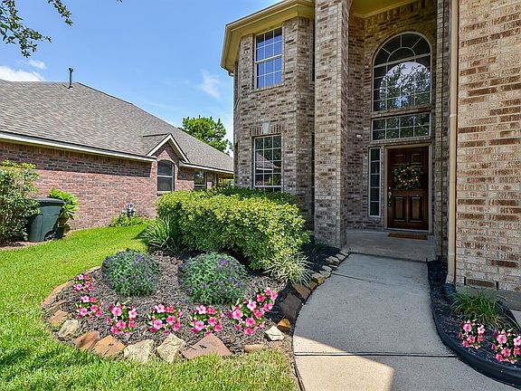 3rd image of 10306 Lyndon Meadows Dr