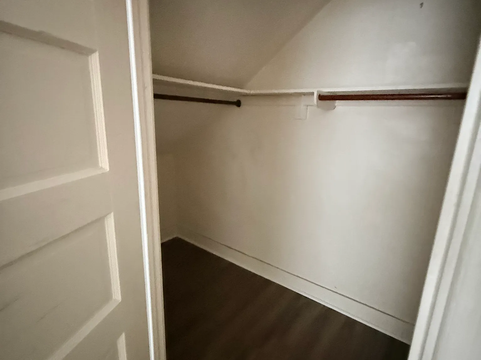 33 Colonial Ave — Photo 2