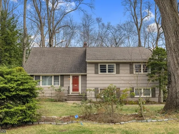 592 Eastbrook Rd, Ridgewood Village, NJ 07450