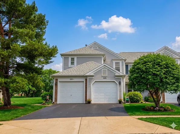 1681 Vermont Dr #A, Elk Grove Village, IL 60007