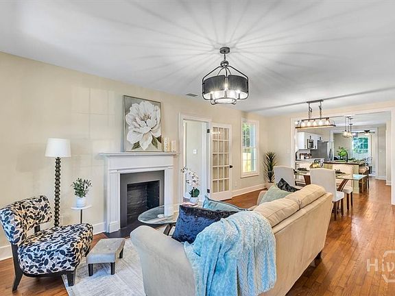4th image of 112 Oleander Avenue