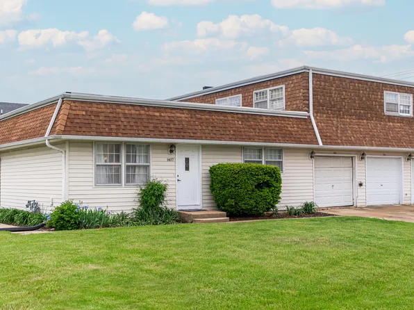 1409 E Stonehenge Dr #1409, Sycamore, IL 60178