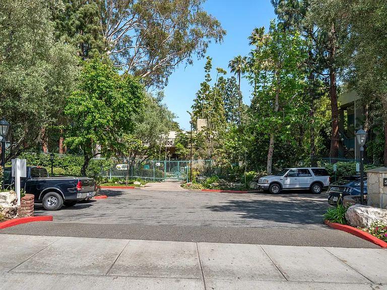 436 N Bellflower Blvd #201 — Photo 36