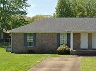 912 Willow Dr, Lawrenceburg, TN 38464