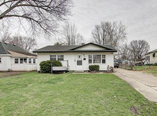 806 W 9th St, Sterling, IL 61081