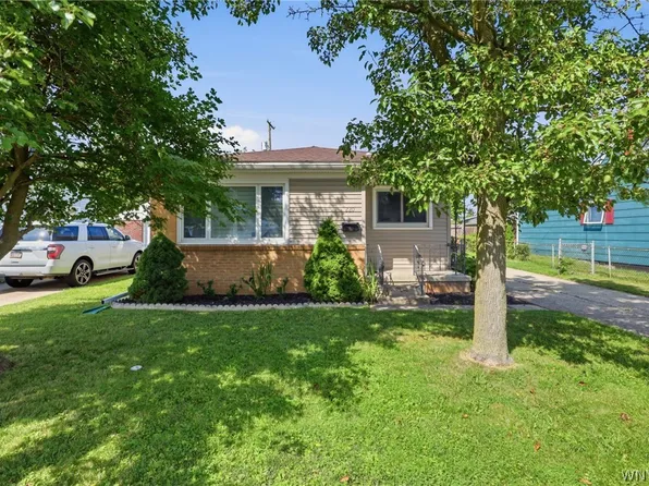 220 Bissell Ave, Depew, NY 14043