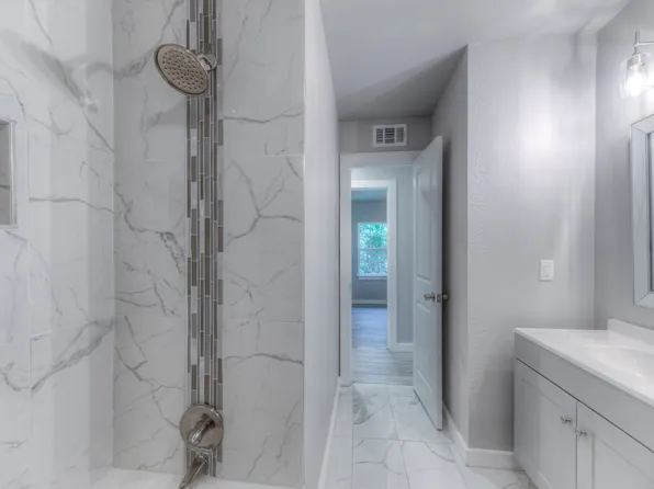 3923 N Lansing Ave, Tulsa, OK 74106