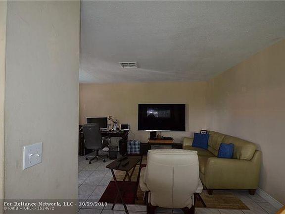 5th image of 3030 NE 5th Ter APT 14