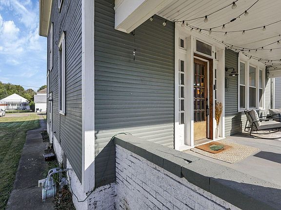 5th image of 150 Wood St