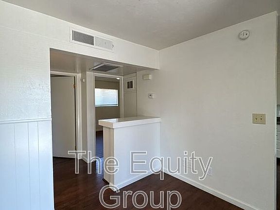 4th image of 620 N Blackstone St APT 1