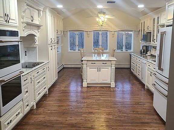 5th image of 9 Sunset Ct