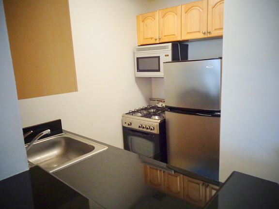 3rd image of 530 2nd Ave APT 5G
