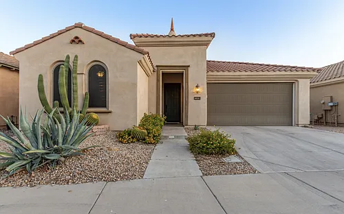 381 W Wisteria Pl Photo 1
