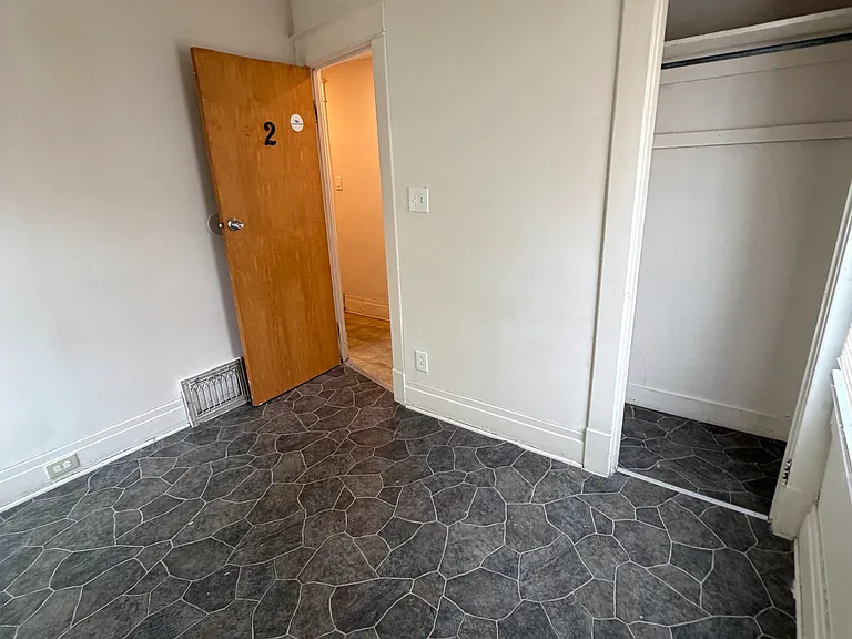 83 Custer St — Photo 15
