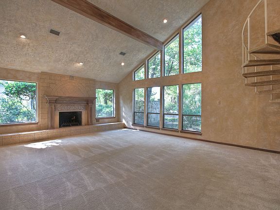 3rd image of 2402 Twin Grove Dr
