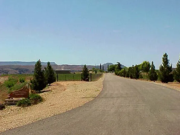 1186 S Toquer Blvd, Toquerville, UT 84774