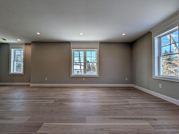 5th image of 46 B HOLT Road