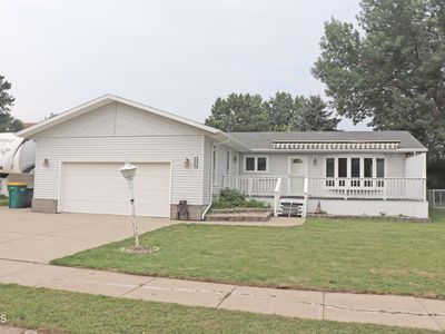 2613 11th Ave NW, Mandan, ND, 58554