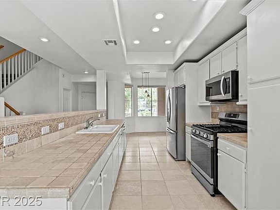 4th image of 664 Peachy Canyon Cir Unit 103