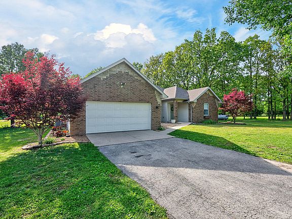 3rd image of 52 Klemme Drive