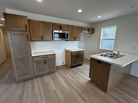 2nd image of 1060 Wipple WAY