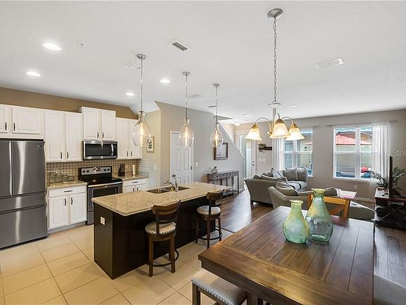 3rd image of 8025 Cadman St