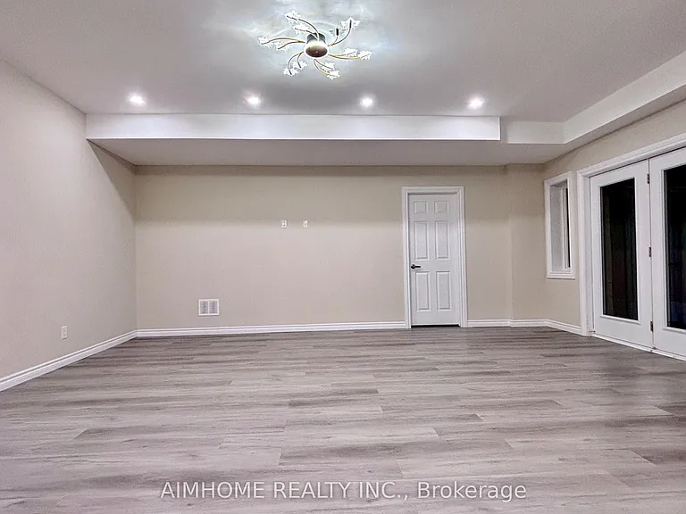 23 Ria Ct #LOWER LEVEL — Photo 6