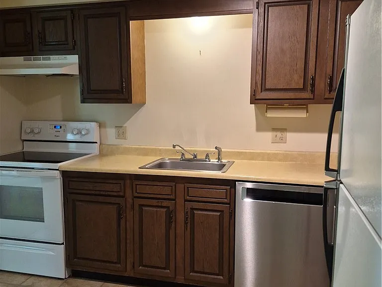 120 E Church St #7 — Photo 9