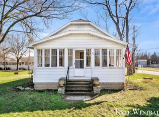 910 W 32nd St, Holland, MI